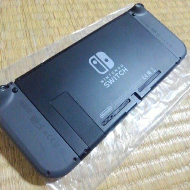 Nintendo Switch 中古 ニンテンドースイッチ本体のみ ジョイコン無し ドック無し の通販 By Retro Shop 8bit ニンテンドースイッチならラクマ