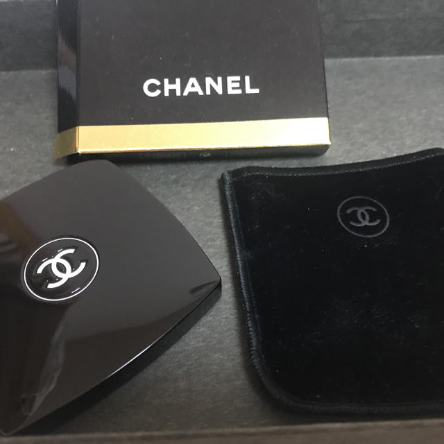 CHANEL(シャネル)の新品 シャネル 手鏡 レディースのファッション小物(ミラー)の商品写真