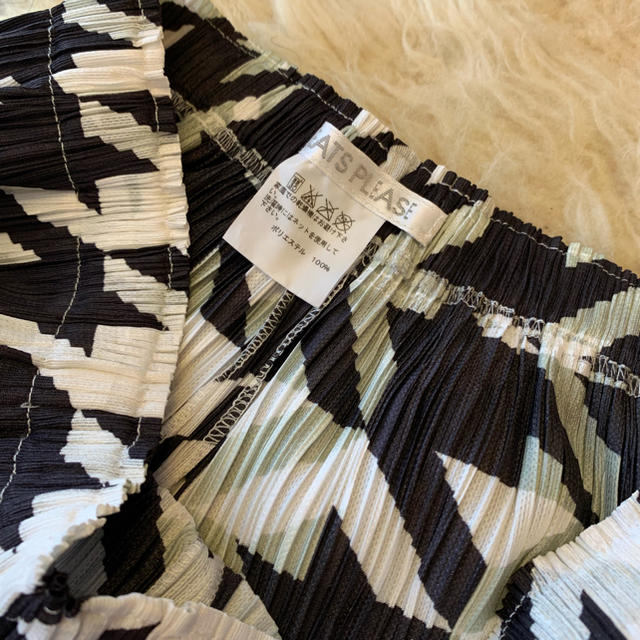 ヤケのパン PLEATS PLEASE ISSEY MIYAKE - プリーツプリーズ