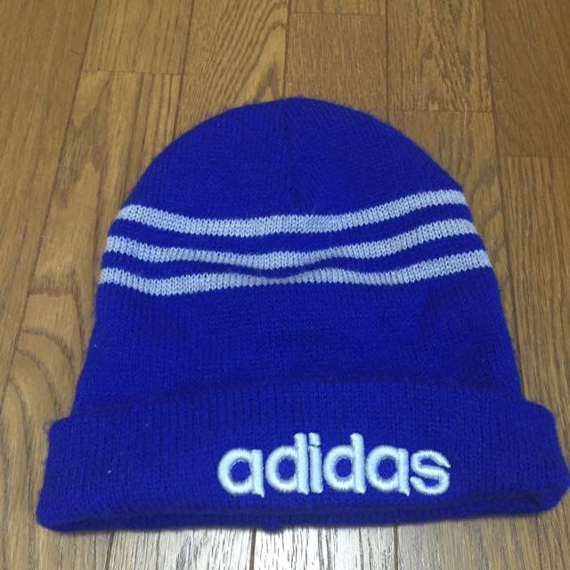 adidas(アディダス)の送料無料。ニット帽。 レディースの帽子(ニット帽/ビーニー)の商品写真