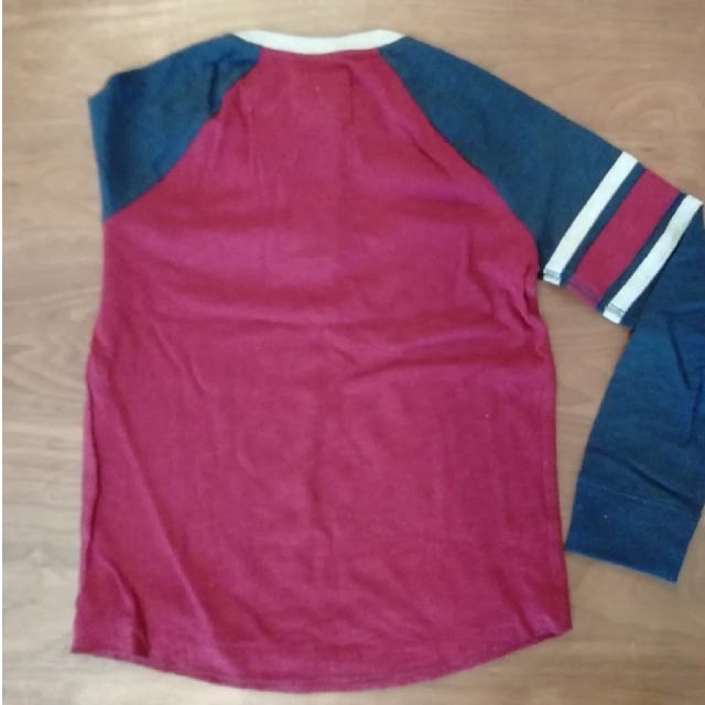 GAP Kids(ギャップキッズ)の専用です！　ギャップ　キッズ　長袖Tシャツ　サイズ130 キッズ/ベビー/マタニティのキッズ服男の子用(90cm~)(Tシャツ/カットソー)の商品写真