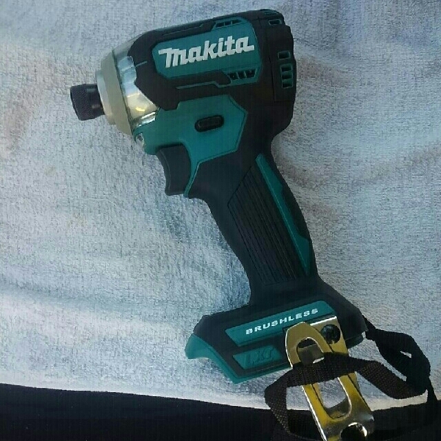 Makita(マキタ)の新品　makita マキタ　TD171D 青 インパクトドライバー インテリア/住まい/日用品のインテリア/住まい/日用品 その他(その他)の商品写真