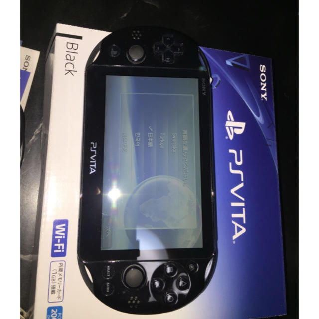 PS Vita PCH-2000 箱、純正充電器、メモリーカード16GB付き