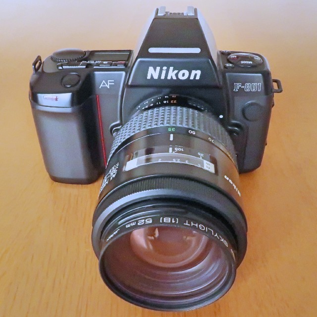 Nikon(ニコン)のらくまらくらく様専用【値下げ】Nikon F-801セット(おまけ付)ジャンク品 スマホ/家電/カメラのカメラ(フィルムカメラ)の商品写真