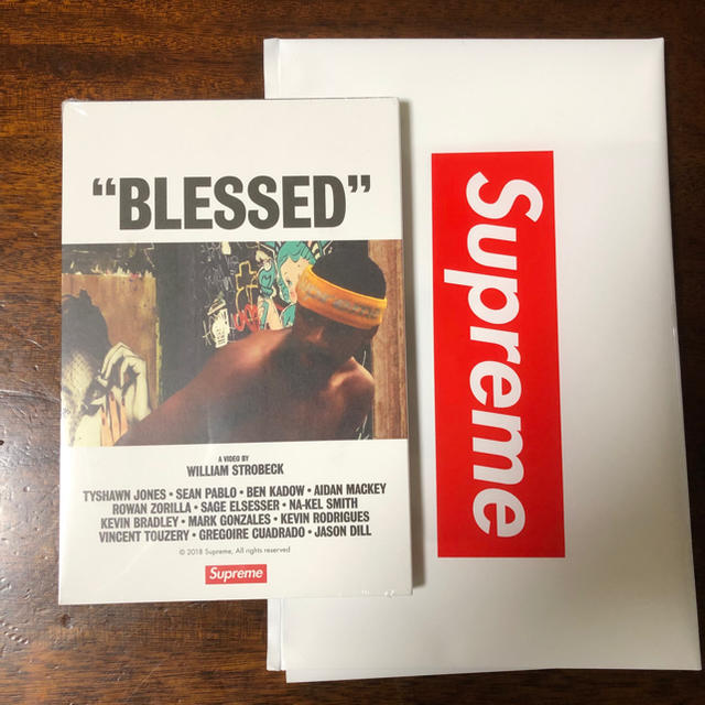 Supreme(シュプリーム)のSupreme BLESSD DVD 未開封 フォトブック 正規品 エンタメ/ホビーのDVD/ブルーレイ(ミュージック)の商品写真