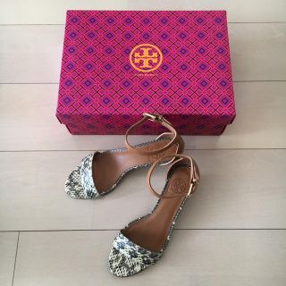 トリーバーチ(Tory Burch)のTory Burch パイソン柄サンダル(サンダル)