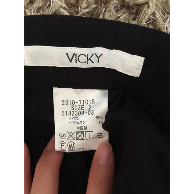 VICKY(ビッキー)のビッキー 黒パンツcherryさん専用 レディースのパンツ(カジュアルパンツ)の商品写真