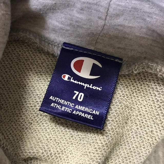 Champion(チャンピオン)のえ様専用☆チャンピオンパーカー キッズ/ベビー/マタニティのベビー服(~85cm)(トレーナー)の商品写真