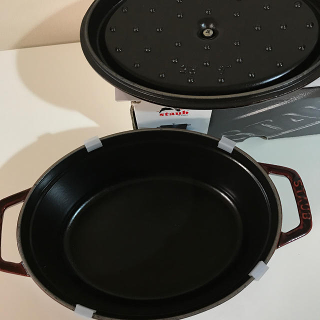 ストウブ  STAUB  ココットオーバル グレナディンレッド 23cm