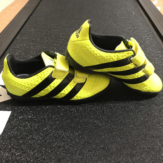 adidas(アディダス)のスニーカー / adidas キッズ/ベビー/マタニティのキッズ靴/シューズ(15cm~)(その他)の商品写真