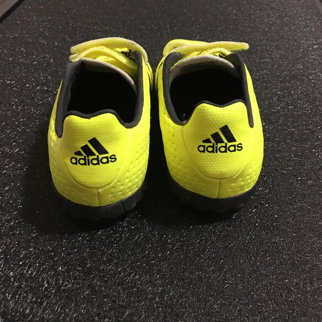 adidas(アディダス)のスニーカー / adidas キッズ/ベビー/マタニティのキッズ靴/シューズ(15cm~)(その他)の商品写真