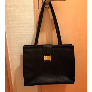 フェラガモ(Ferragamo)の美品フェラガモ ♡ヴァラ型押しレザートートバッグ(トートバッグ)