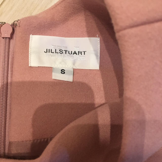 JILL by JILLSTUART(ジルバイジルスチュアート)のジルバイジルのピンクワンピ レディースのワンピース(ひざ丈ワンピース)の商品写真