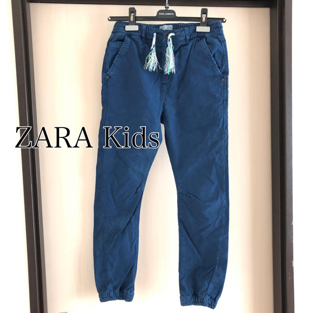 ZARA KIDS(ザラキッズ)のZARA BOYS 男児 チノパン カーゴパンツ ネイビー 150㎝  ザラ キッズ/ベビー/マタニティのキッズ服男の子用(90cm~)(パンツ/スパッツ)の商品写真
