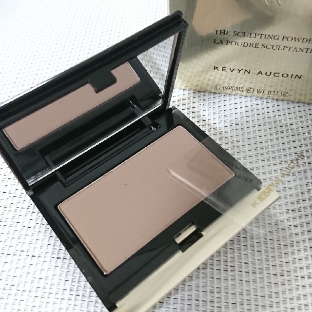 kevyn aucoin シェイディング パウダー