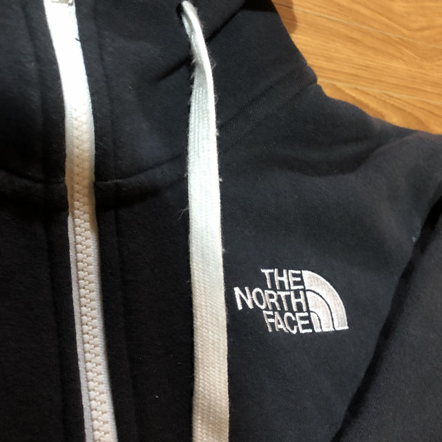 THE NORTH FACE(ザノースフェイス)のノースフェイス パーカー 稀少XSサイズ ネイビー 女性も レディースのトップス(パーカー)の商品写真