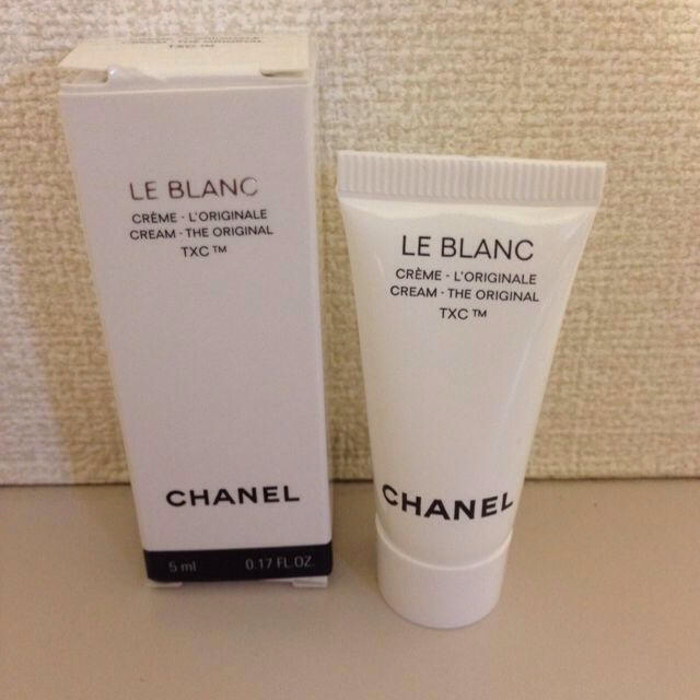 CHANEL(シャネル)の新品未使用 シャネル美白クリーム コスメ/美容のベースメイク/化粧品(その他)の商品写真