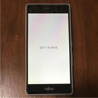 フジツウ(富士通)のarrows M03 ホワイト SIMフリー (中古)(スマートフォン本体)