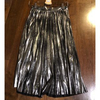 ザラ(ZARA)のZARAメタリックプリーツスカート(ひざ丈スカート)