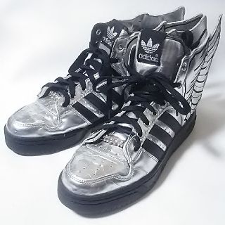 ジェレミースコット(JEREMY SCOTT)の
限定希少プラチナ!ジェレミースコット×アディダスコラボスニーカーウィング


(スニーカー)