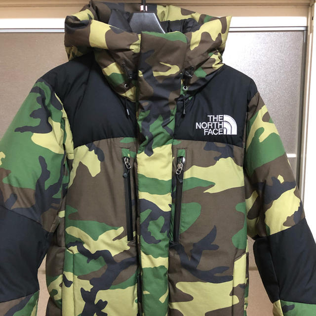独特な THE - FACE NORTH THE NORTH カモ柄 ダウンジャケット ライト バルトロ FACE ダウンジャケット 独特な THE - FACE NORTH THE NORTH カモ柄 ダウンジャケット ライト バルトロ FACE ダウンジャケット