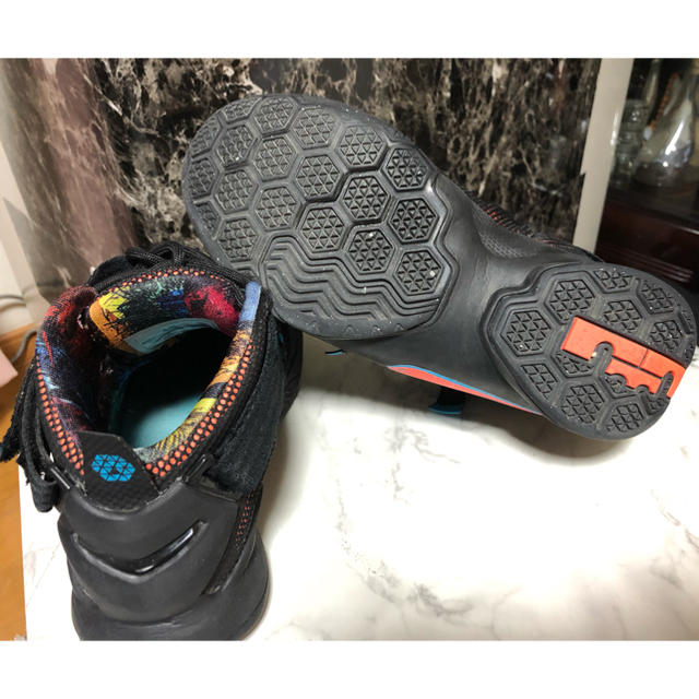 NIKE(ナイキ)のレブロン ソルジャー 9 ナイキ  キッズ/ベビー/マタニティのキッズ靴/シューズ(15cm~)(スニーカー)の商品写真