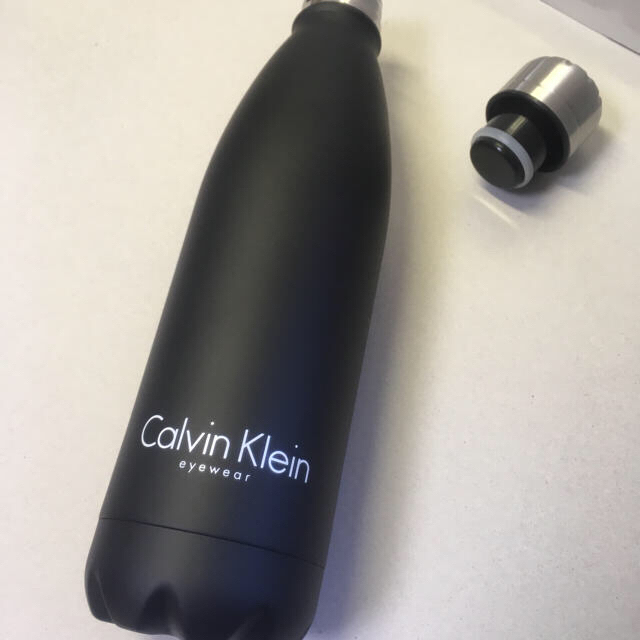 Calvin Klein(カルバンクライン)の【新品】ClvinKleinサーモボトル 500ml キッズ/ベビー/マタニティの授乳/お食事用品(水筒)の商品写真