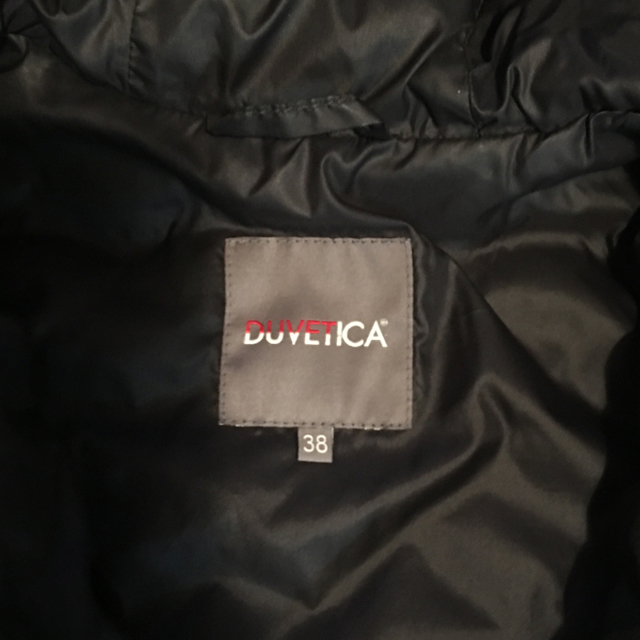 DUVETICA(デュベティカ)の【希少フォックスファー】DUVETICA ACCA nero ダウン レディースのジャケット/アウター(ダウンコート)の商品写真