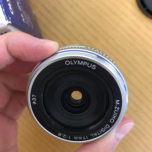 OLYMPUS(オリンパス)のM.ZUIKO DIGITAL 17mm F2.8 パンケーキ レンズ スマホ/家電/カメラのカメラ(レンズ(単焦点))の商品写真