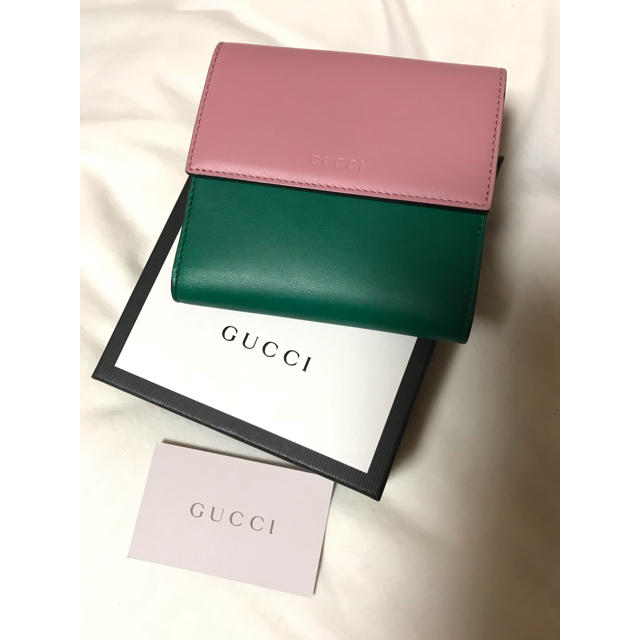 Gucci - GUCCI ピンク×グリーン2つ折り財布の通販 by まるも's shop