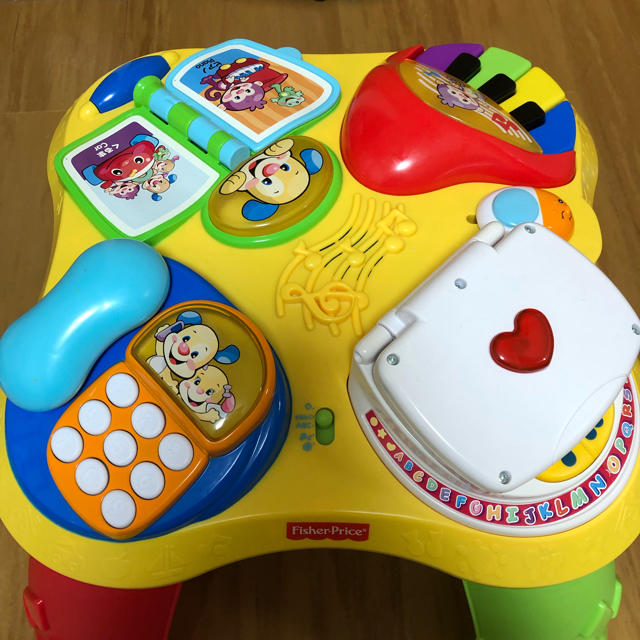 Fisher Price フィッシャープライス わんわんのおしゃべりバイリンガルテーブルの通販 By まゆs Shop フィッシャープライスならラクマ