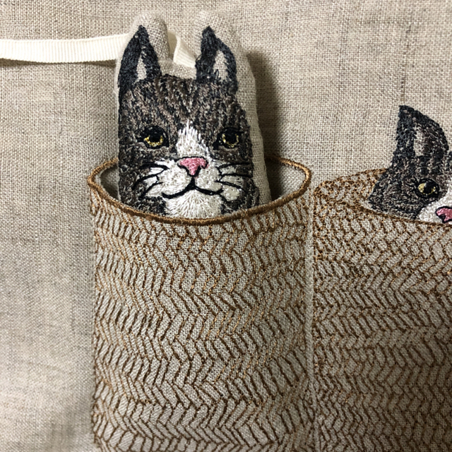 H.P.FRANCE(アッシュペーフランス)のcoral&tusk  BASKET CATS WITH CAT PAL  レディースのファッション小物(ポーチ)の商品写真