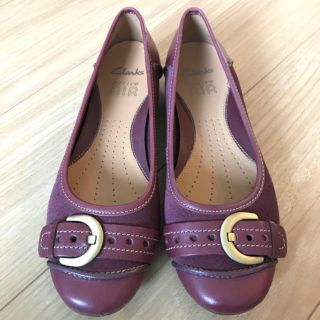 クラークス(Clarks)の【美品】Clarks ベルトデザインパンプス(ハイヒール/パンプス)