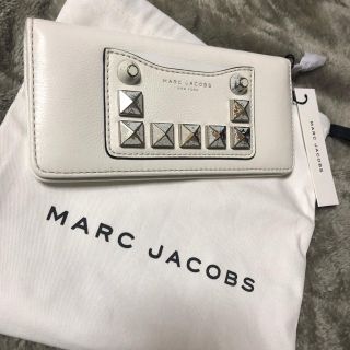 マークジェイコブス(MARC JACOBS)のMARC JACOBS 白 スタッズ 長財布(財布)