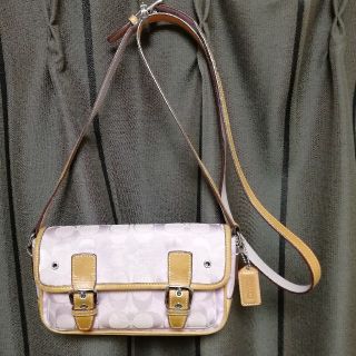 コーチ(COACH)のCOACH ショルダーバッグ　ピンク(ショルダーバッグ)