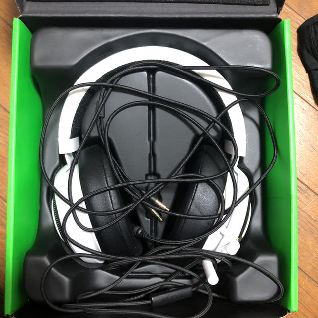 LAZER(レイザー)のrazer ヘッドセット スマホ/家電/カメラのオーディオ機器(ヘッドフォン/イヤフォン)の商品写真