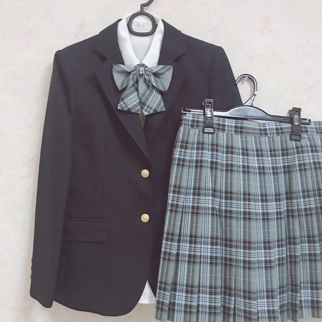 スーツ 卒業式 制服 キッズ/ベビー/マタニティのキッズ服女の子用(90cm~)(ドレス/フォーマル)の商品写真