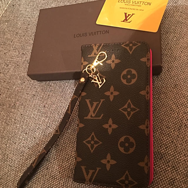 LOUIS VUITTON - VUITTON👑正規品今だけセール！iPhoneケースカバーの通販 by shop｜ルイヴィトンならラクマ