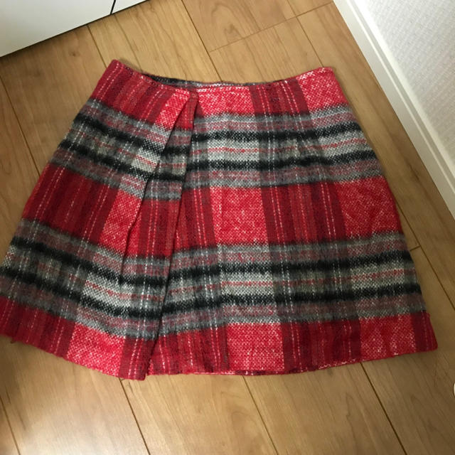 ef-de(エフデ)のエフデ 赤 グレー チェック スカート レディースのスカート(ミニスカート)の商品写真