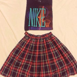 ナイキ(NIKE)のNIKE チェックスカート (Tシャツ(半袖/袖なし))