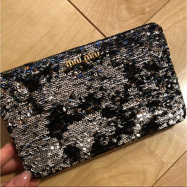 miumiu 財布 キラキラバッグ、パーティーバッグ財布