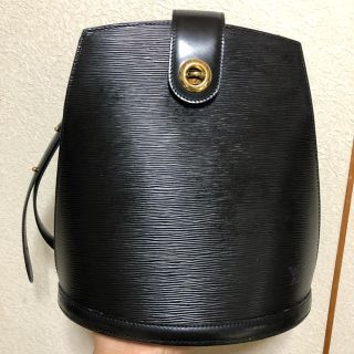 LOUIS VUITTON - ルイヴィトン エピ ショルダーバッグの通販 by ぴろこ ...