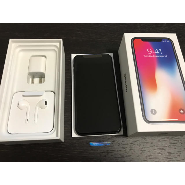 iPhone(アイフォーン)の【最終値下げ】【早い者勝ち】☆iPhone X 64GB 新品☆ スマホ/家電/カメラのスマートフォン/携帯電話(スマートフォン本体)の商品写真