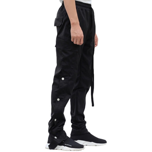 FEAR OF GOD(フィアオブゴッド)のURKOOL NYLON SNAP CARGO PANTS 28サイズ メンズのパンツ(ワークパンツ/カーゴパンツ)の商品写真