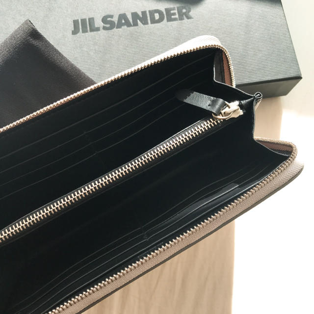 Jil Sander(ジルサンダー)の【シージー様専用】ジルサンダー 長財布 フルジップ ラウンドジップ シルバー レディースのファッション小物(財布)の商品写真