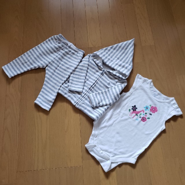 babyGAP(ベビーギャップ)の専用です！ キッズ/ベビー/マタニティのベビー服(~85cm)(トレーナー)の商品写真