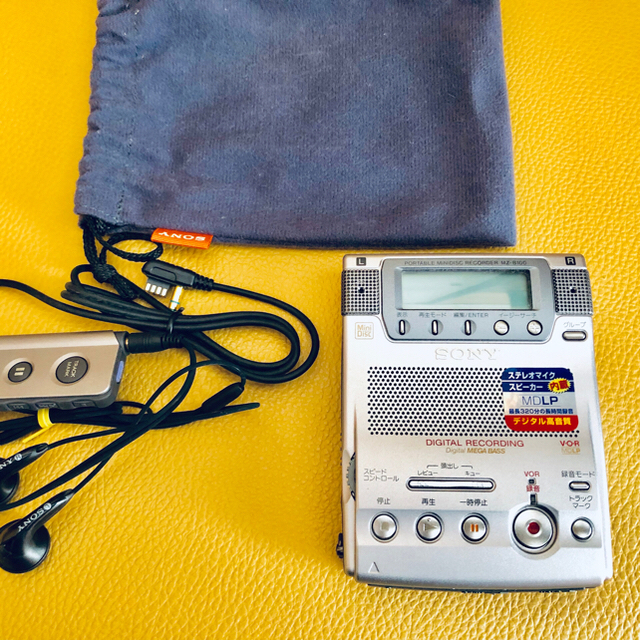 美品・新品同様】ポータブルMDレコーダ ー SONY MZ-B100 美品・新品同様】ポータブルMDレコーダ ー SONY MZ-B100