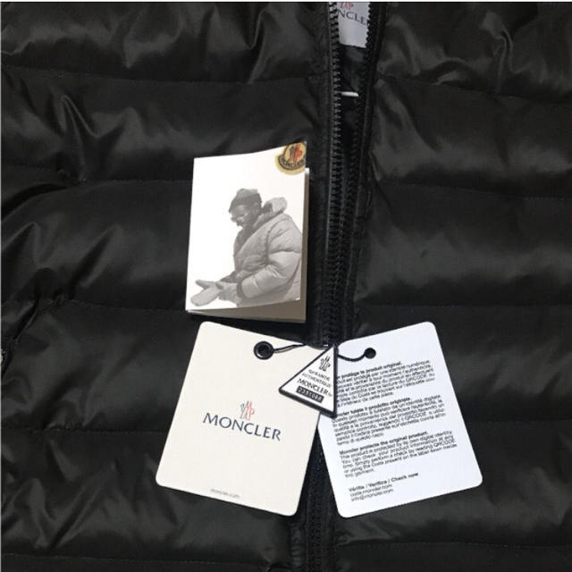 MONCLER(モンクレール)のダウンジャケット メンズのジャケット/アウター(ダウンジャケット)の商品写真