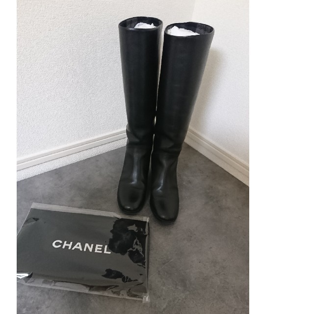 CHANEL(シャネル)の超美品 シャネル レザー ロングブーツ 38 レディースの靴/シューズ(ブーツ)の商品写真