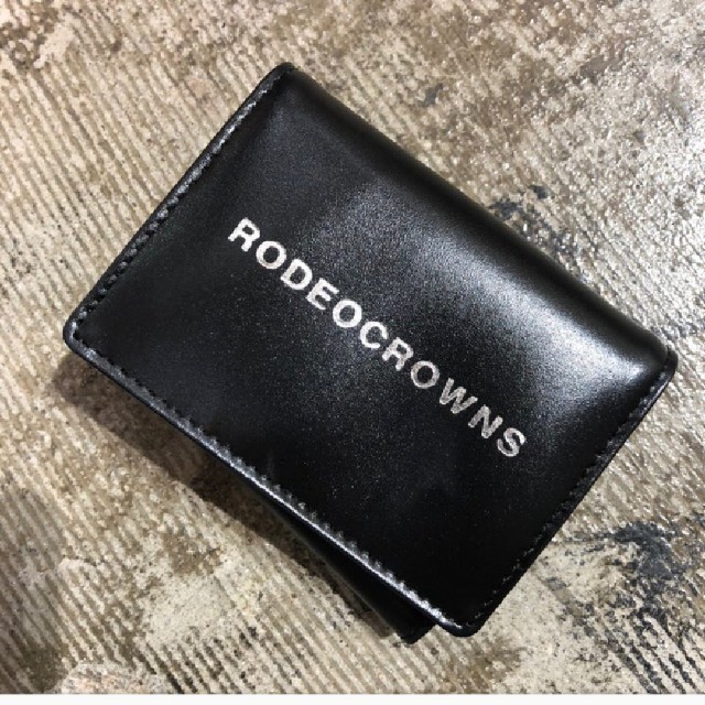 RODEO CROWNS WIDE BOWL(ロデオクラウンズワイドボウル)のRODEO CROWNSロゴ入り牛革お財布 RCWB最新ノベルティ 開いて郵送。 レディースのファッション小物(財布)の商品写真